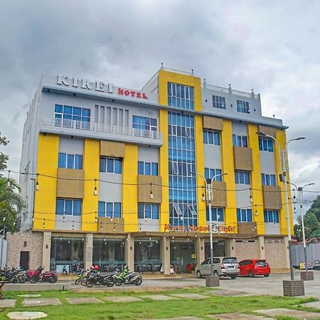 Kirei Hotel Bantaeng Bagian luar foto