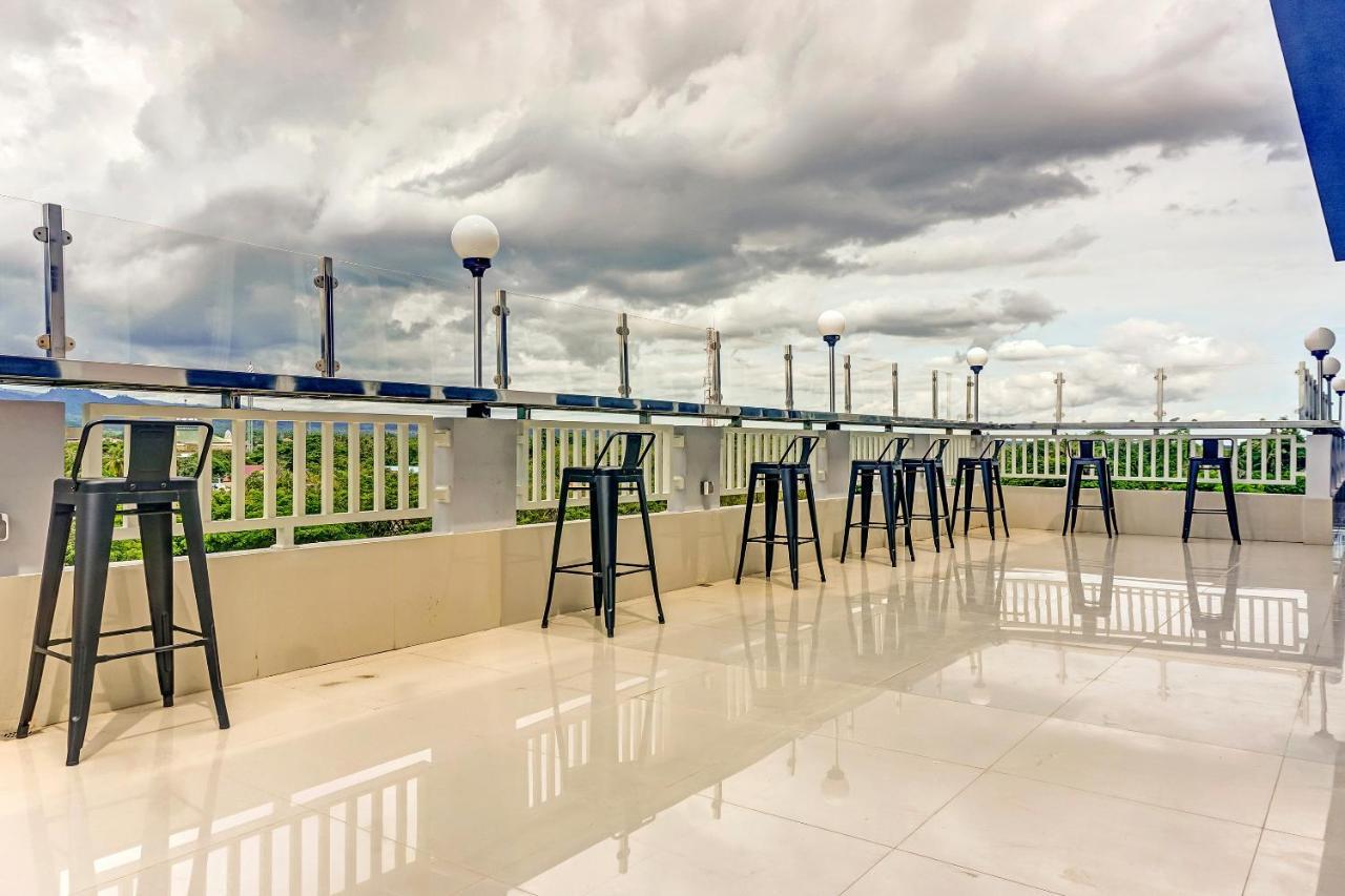 Kirei Hotel Bantaeng Bagian luar foto
