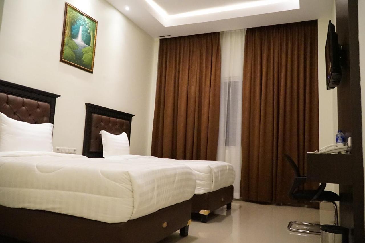 Kirei Hotel Bantaeng Bagian luar foto