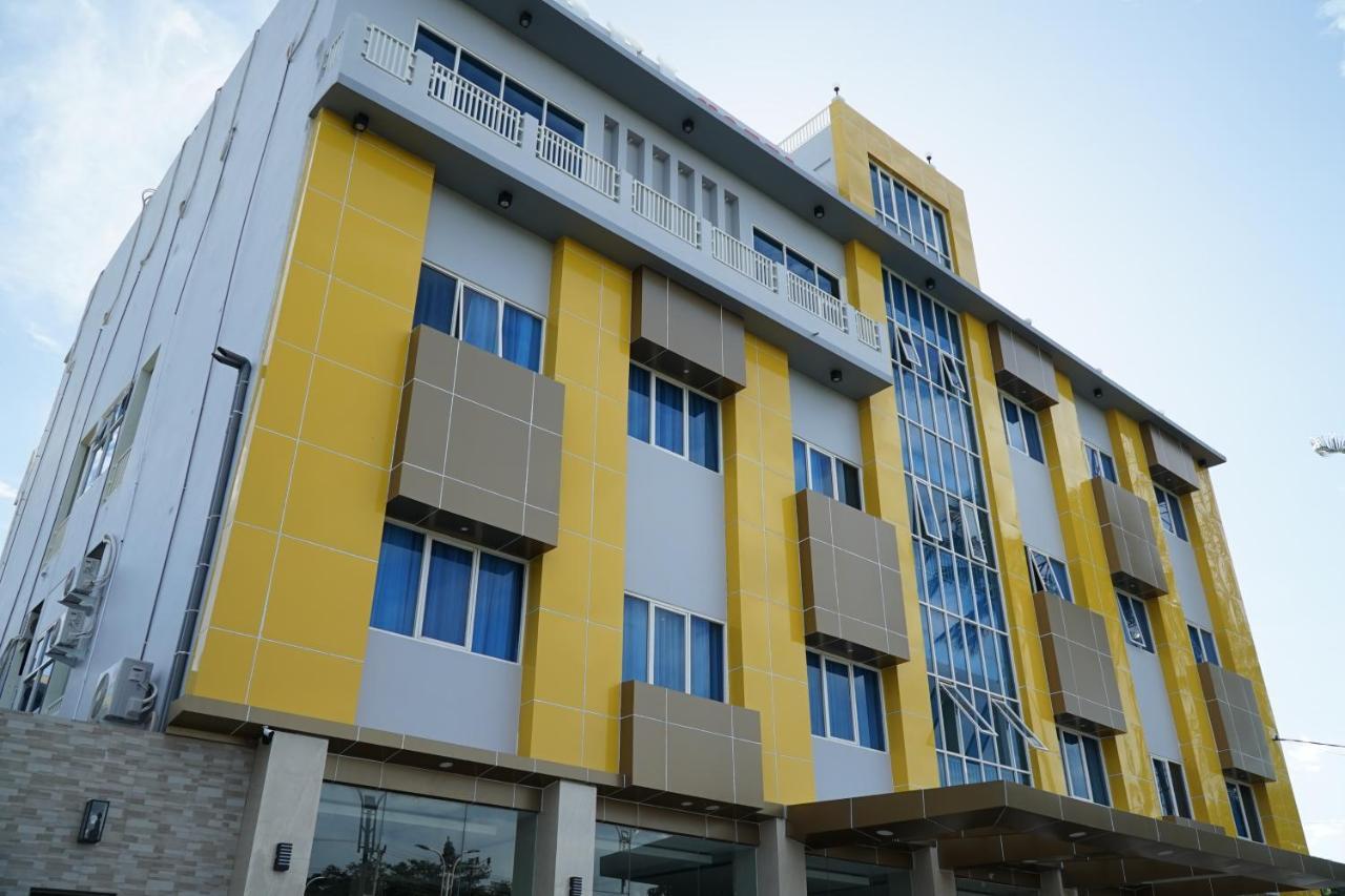 Kirei Hotel Bantaeng Bagian luar foto