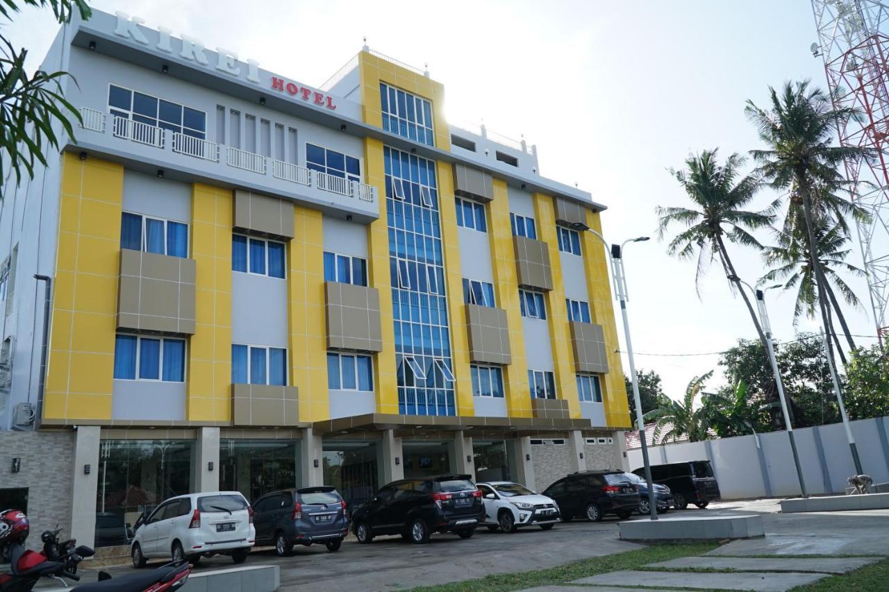 Kirei Hotel Bantaeng Bagian luar foto