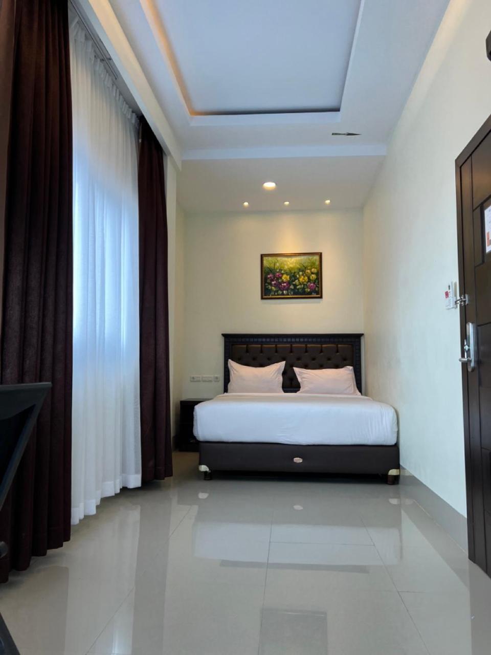 Kirei Hotel Bantaeng Bagian luar foto