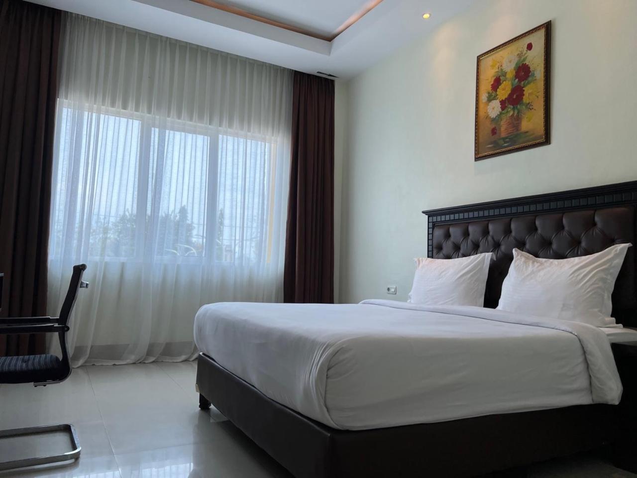 Kirei Hotel Bantaeng Bagian luar foto