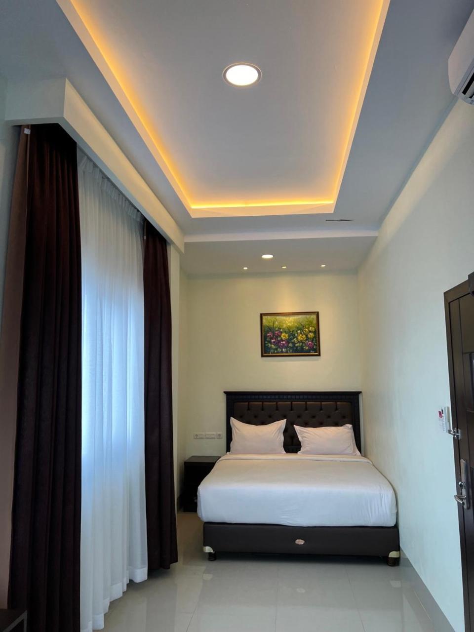 Kirei Hotel Bantaeng Bagian luar foto