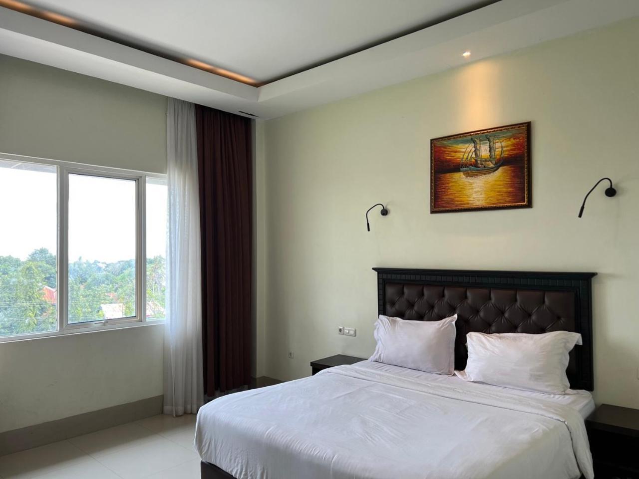 Kirei Hotel Bantaeng Bagian luar foto
