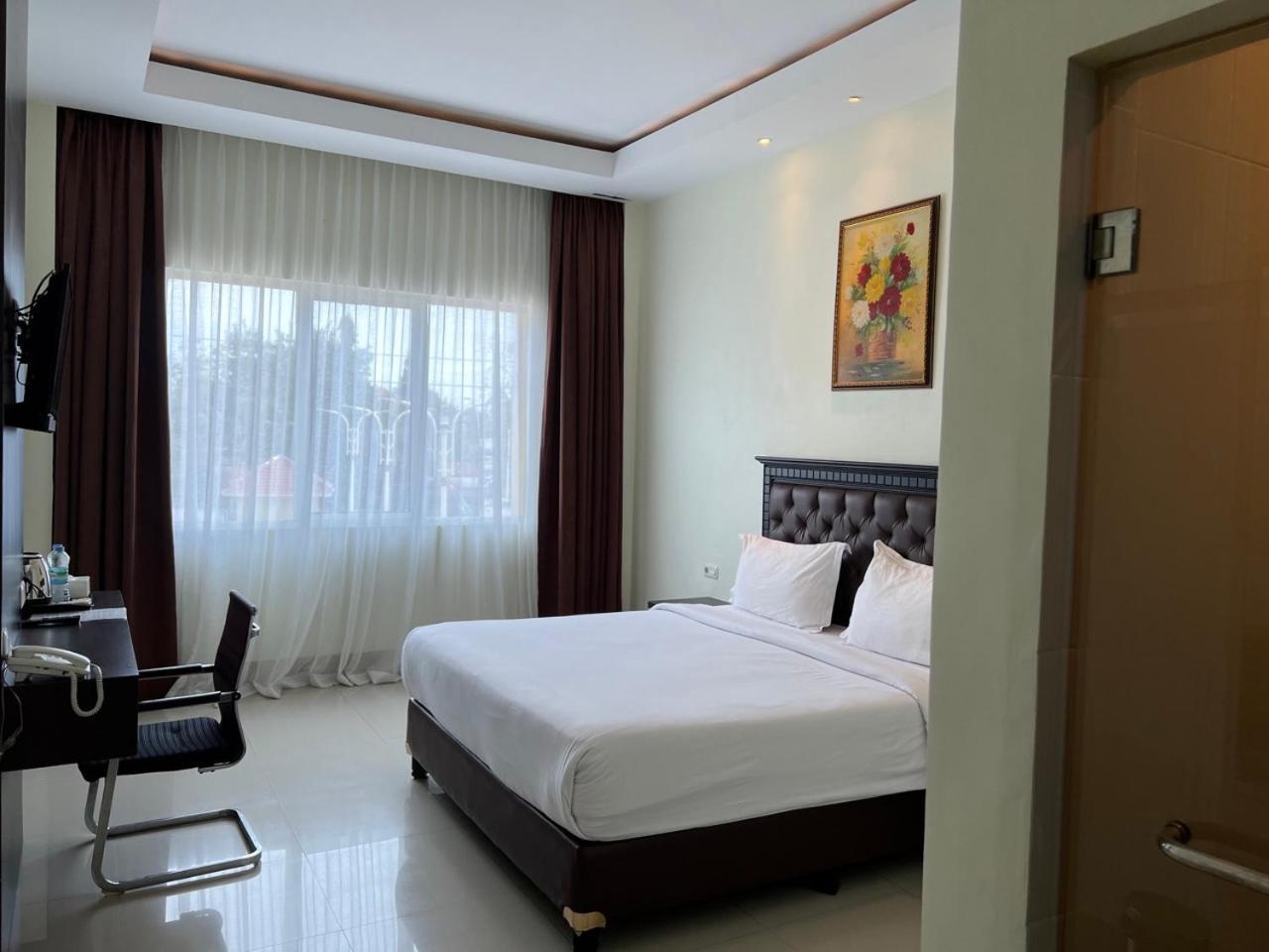 Kirei Hotel Bantaeng Bagian luar foto
