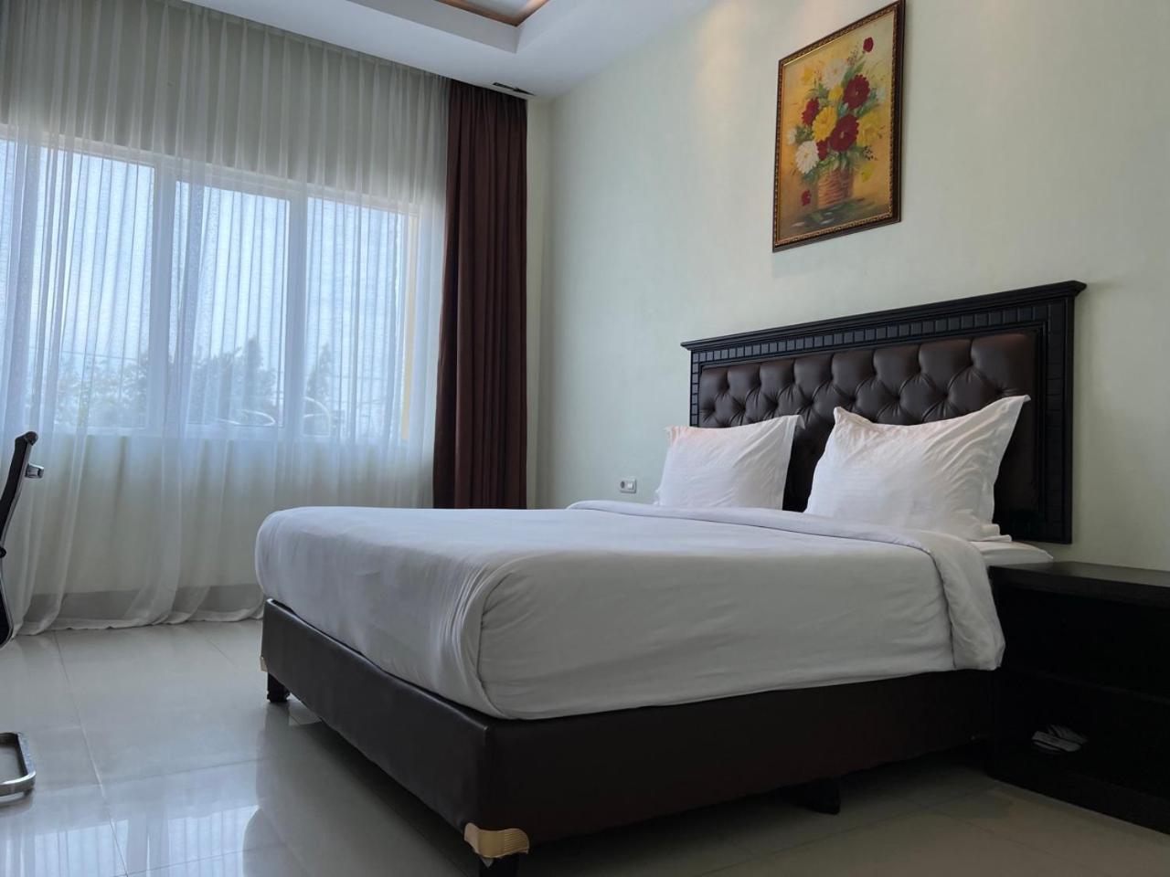 Kirei Hotel Bantaeng Bagian luar foto