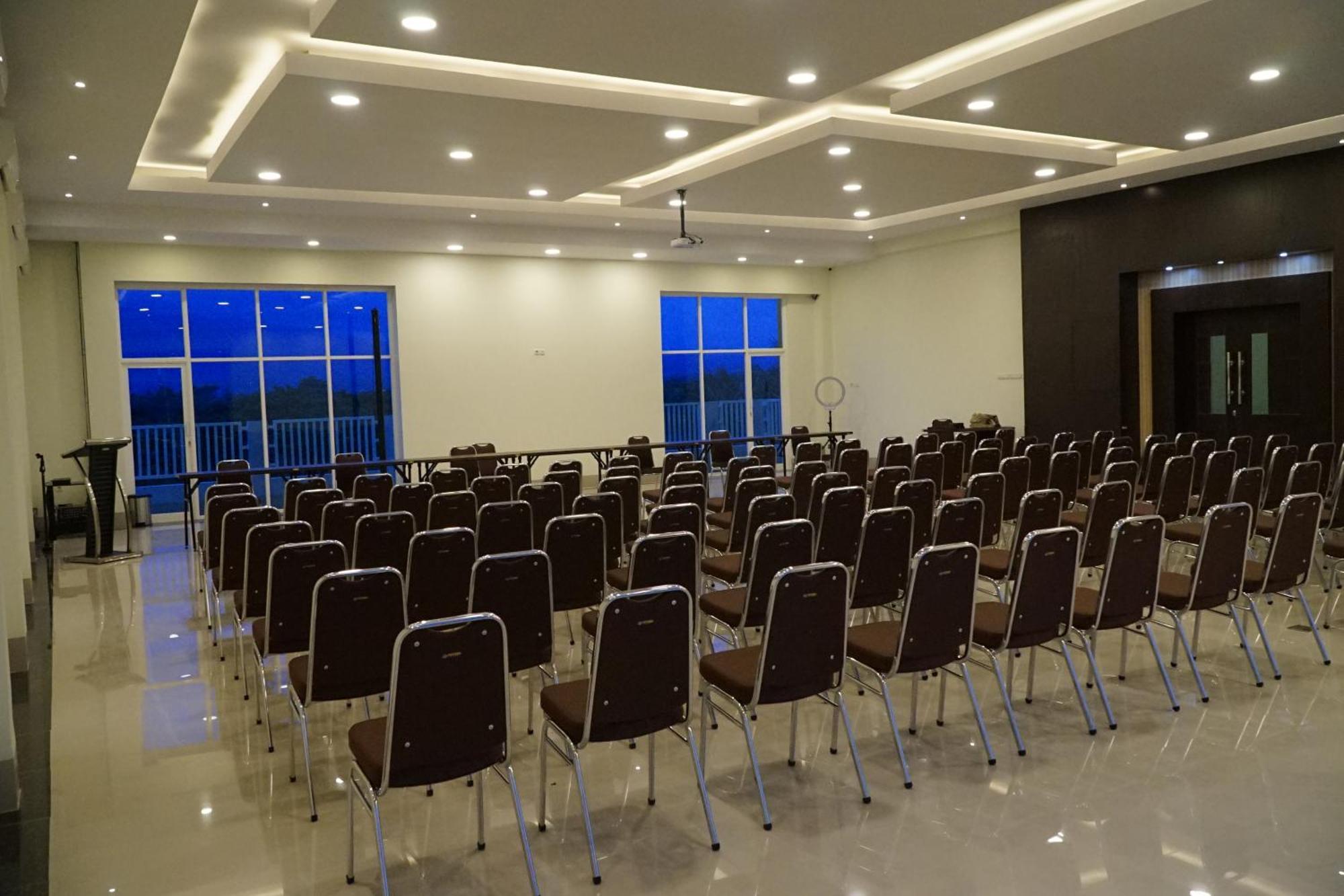 Kirei Hotel Bantaeng Bagian luar foto