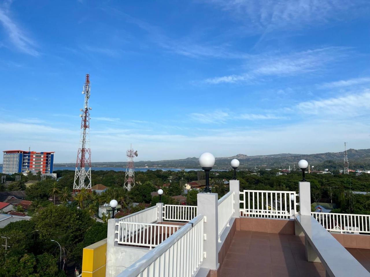 Kirei Hotel Bantaeng Bagian luar foto
